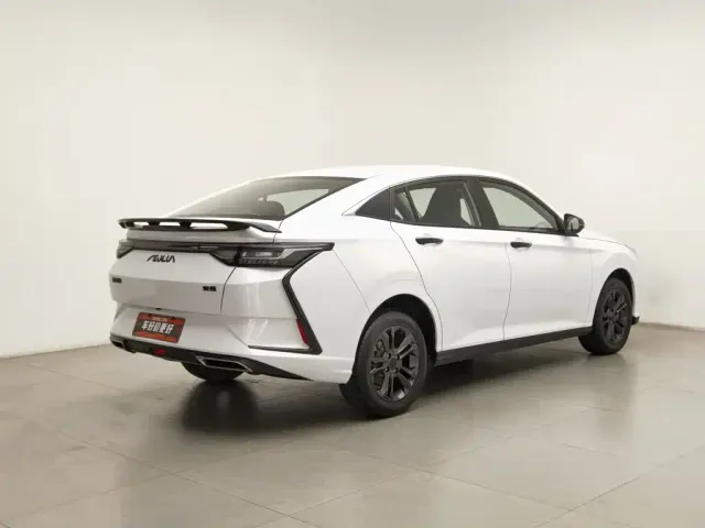 Dongfeng Yixuan — Фото автомобиля 2