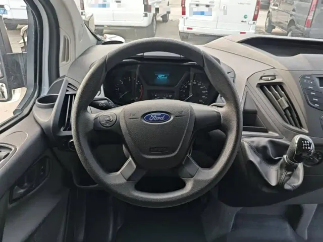 Ford Transit — Фото автомобиля 10