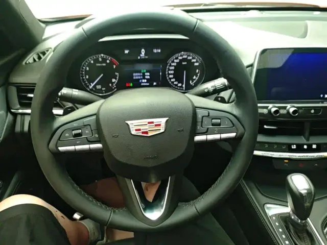 Cadillac CT4 — Фото автомобиля 10
