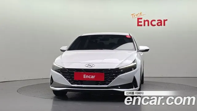 Hyundai AVANTE Avante (CN7) — Фото автомобиля 3