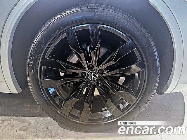 Volkswagen Touareg — Фото автомобиля 3
