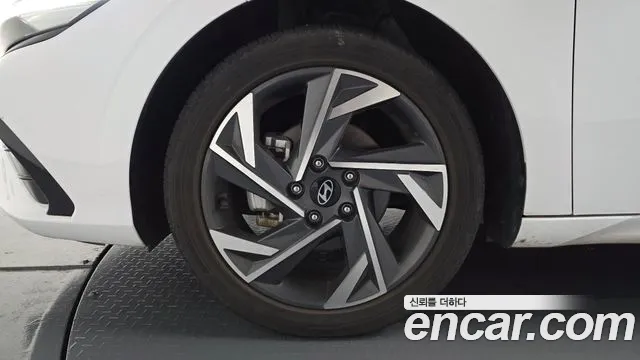 Hyundai Avante CN7 — Фото автомобиля 5