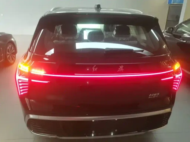 Hongqi HS3 PHEV — Фото автомобиля 5