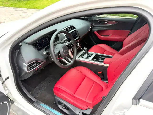 Jaguar XEL — Фото автомобиля 4
