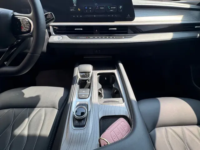 Chery Arrizo 8 — Фото автомобиля 11