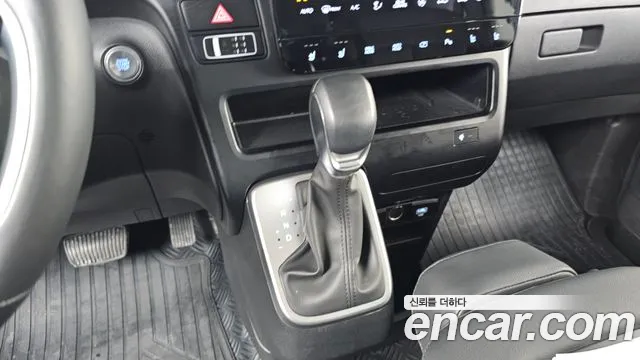 Hyundai Staria Staria 4WD Tourer 9 мест — Фото автомобиля 9
