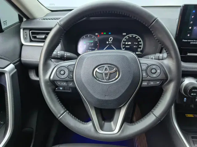 Toyota RAV4 — Фото автомобиля 12