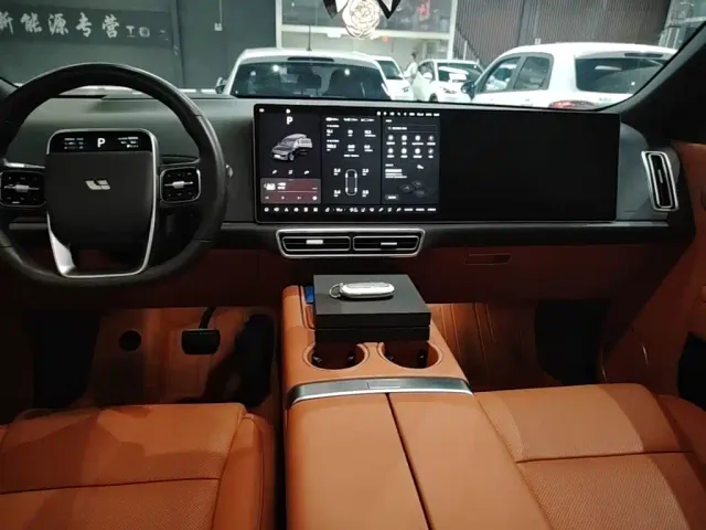 Li Auto L9 — Фото автомобиля 13