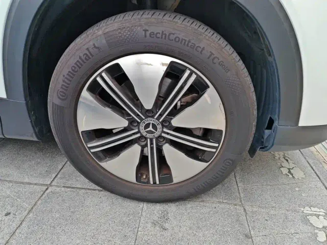 Mercedes-Benz EQB — Фото автомобиля 8
