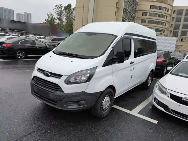 Фотография автомобиля — Ford Transit