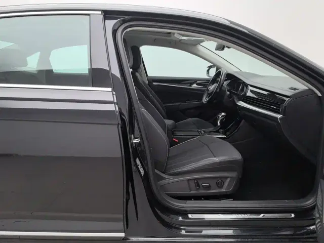 Volkswagen Passat — Фото автомобиля 23