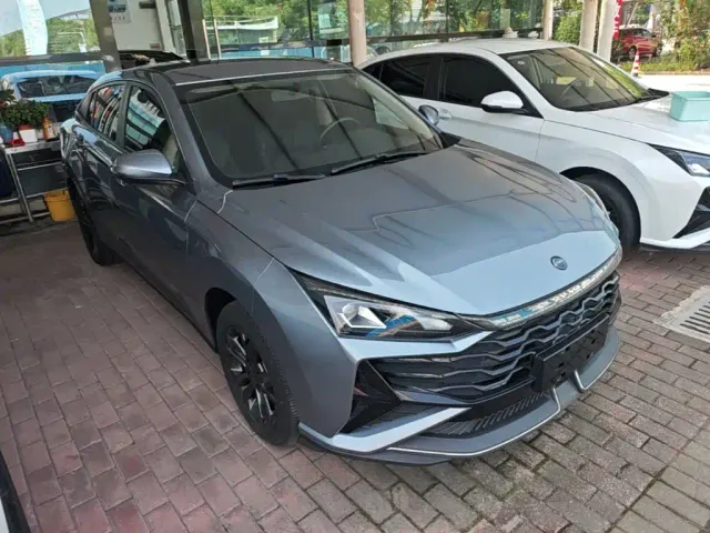 Dongfeng Yixuan — Фото автомобиля 3