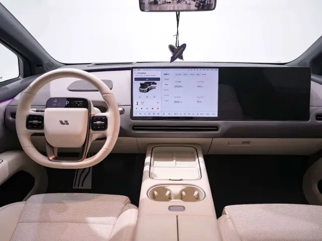 Li Auto i6 — Фото автомобиля 15