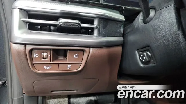 Hyundai Grandeur Grandeur (GN7) 2.5 Бензин 2WD — Фото автомобиля 23