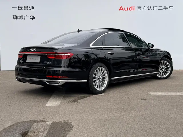 Audi A8 — Фото автомобиля 4