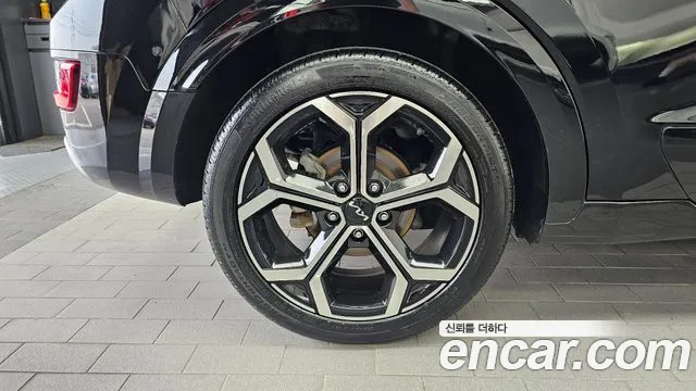 Kia Niro The All New Niro Signature — Фото автомобиля 5