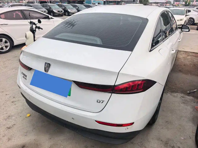 Roewe D7 — Фото автомобиля 4
