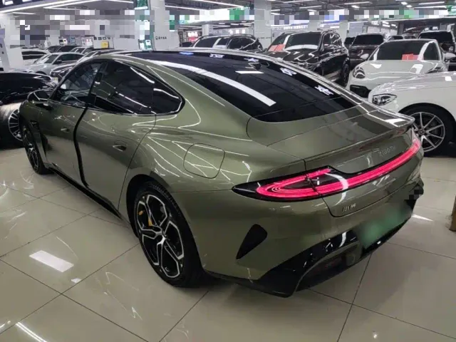 Xiaomi SU7 — Фото автомобиля 4