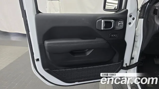 Jeep Wrangler JL — Фото автомобиля 13