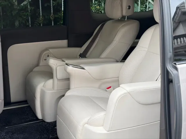 Li Auto MEGA — Фото автомобиля 9
