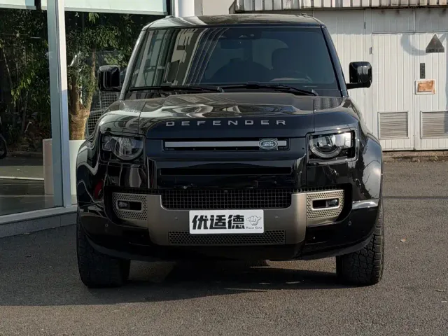 Land Rover Defender — Фото автомобиля 2