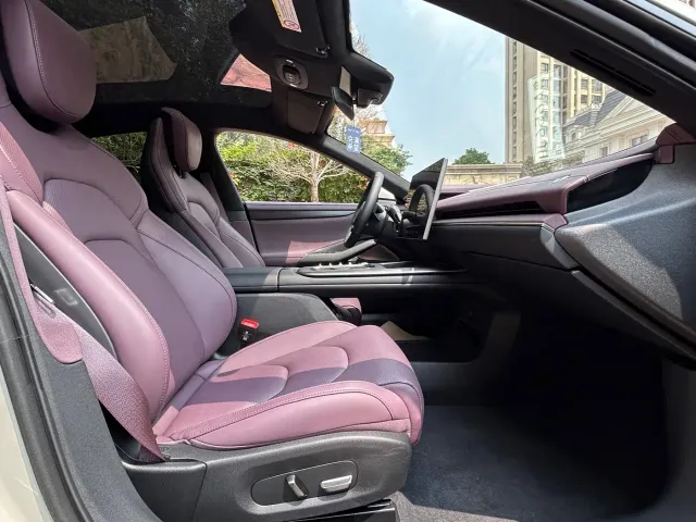 Xiaomi SU7 — Фото автомобиля 18