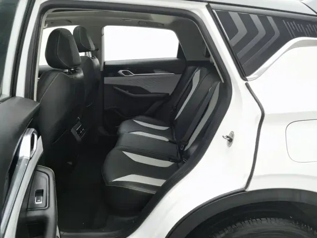 Geely Binyue 2022 Binyue COOL 1.5TD DCT Exciting Power Edition — Фото автомобиля 15