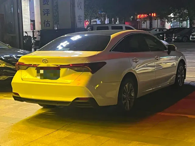 Toyota Avalon — Фото автомобиля 2
