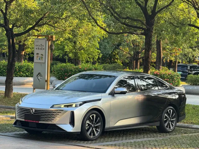 Фотография автомобиля — Changan Lamore