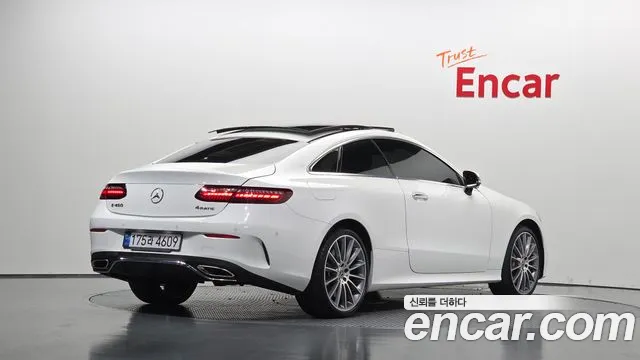Фотография автомобиля — Mercedes-Benz E-Class W213