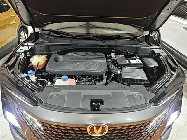 Changan UNI-T — Фото автомобиля 19
