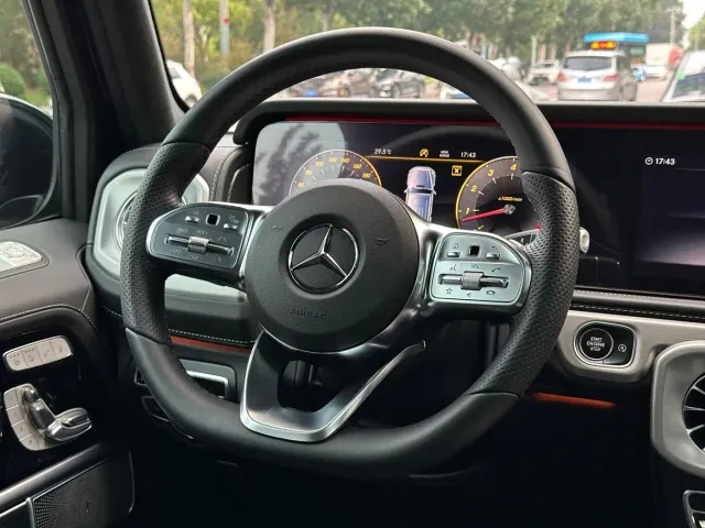 Mercedes-Benz G-Class — Фото автомобиля 16