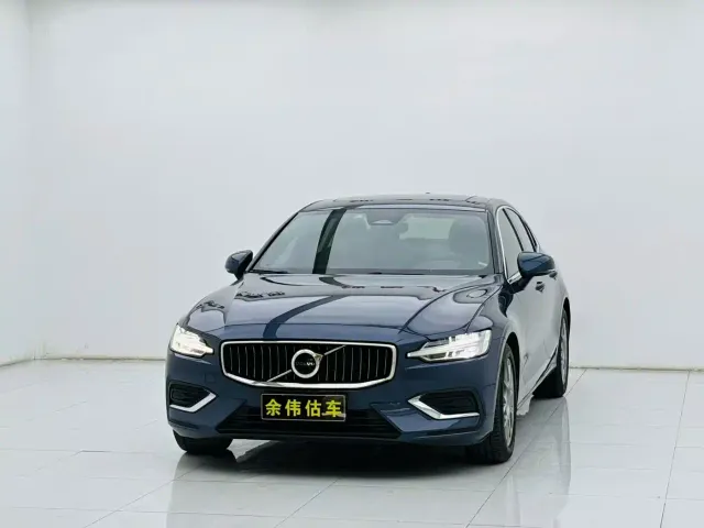 Volvo S60 — Фото автомобиля 3