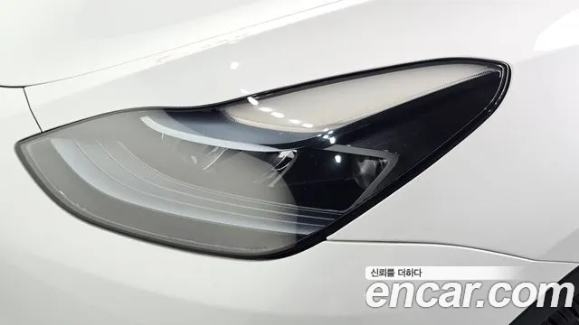 Tesla Model Y — Фото автомобиля 21