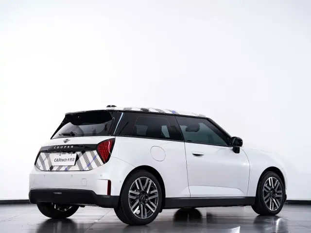 MINI Cooper — Фото автомобиля 22