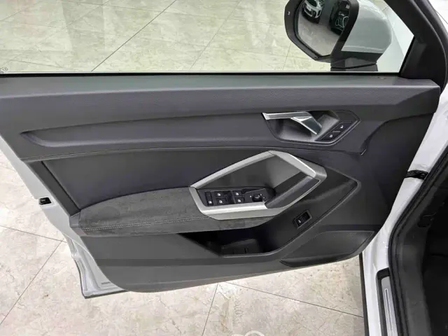 Audi Q3 — Фото автомобиля 15