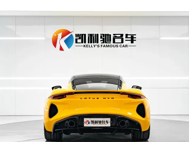 Lotus Emira — Фото автомобиля 5