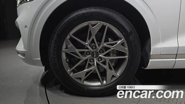 Genesis GV70 — Фото автомобиля 5