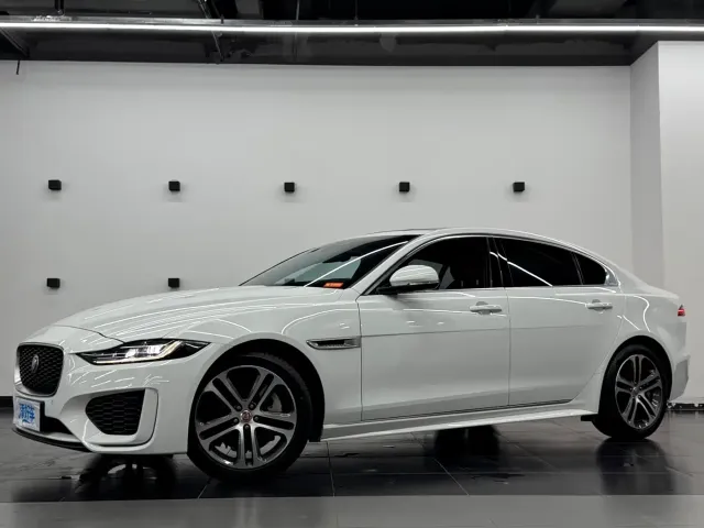 Фотография автомобиля — Jaguar XEL