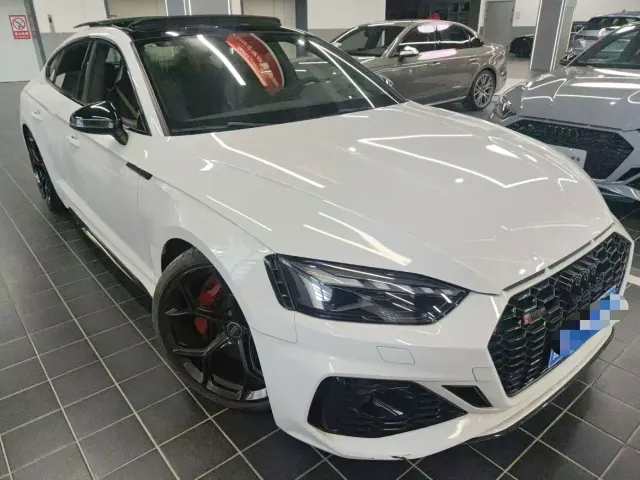 Audi RS 5 — Фото автомобиля 4