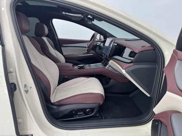 BYD Seal 07 DM-i — Фото автомобиля 11