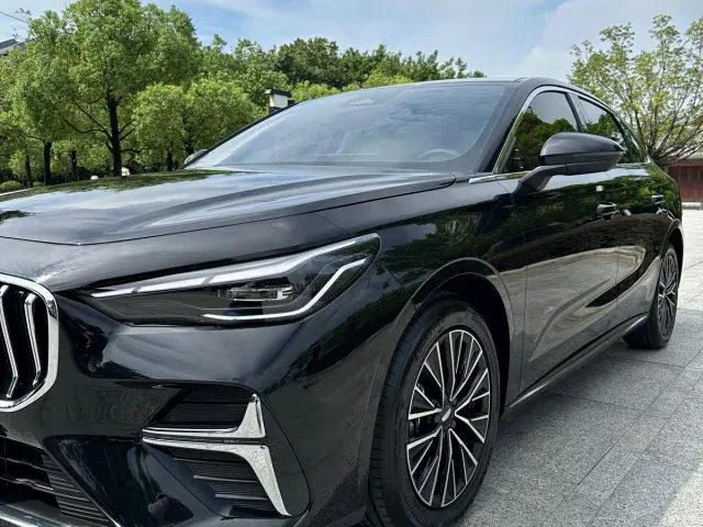 Geely Emgrand — Фото автомобиля 8
