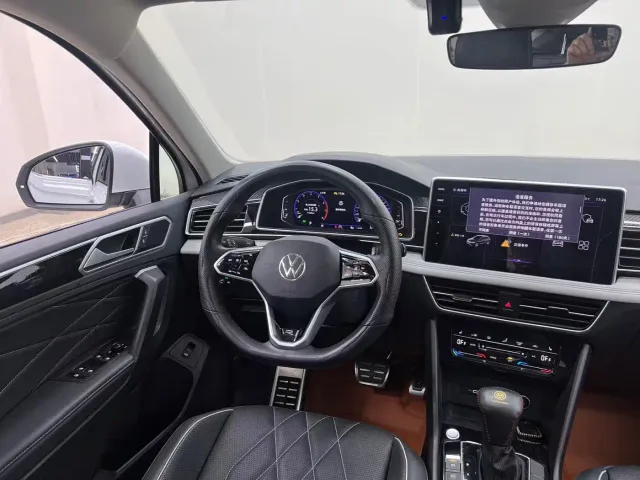 Volkswagen Tiguan L — Фото автомобиля 19