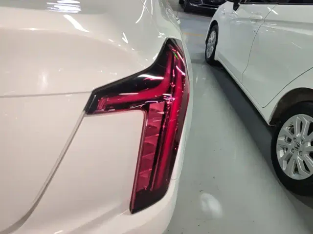 Cadillac CT5 — Фото автомобиля 7