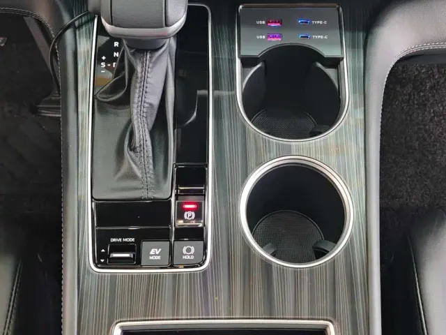 Toyota Sienna — Фото автомобиля 16