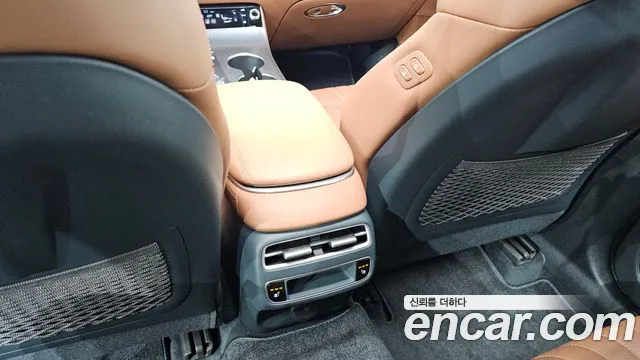 Genesis GV70 2.5T Бензин 2WD — Фото автомобиля 23