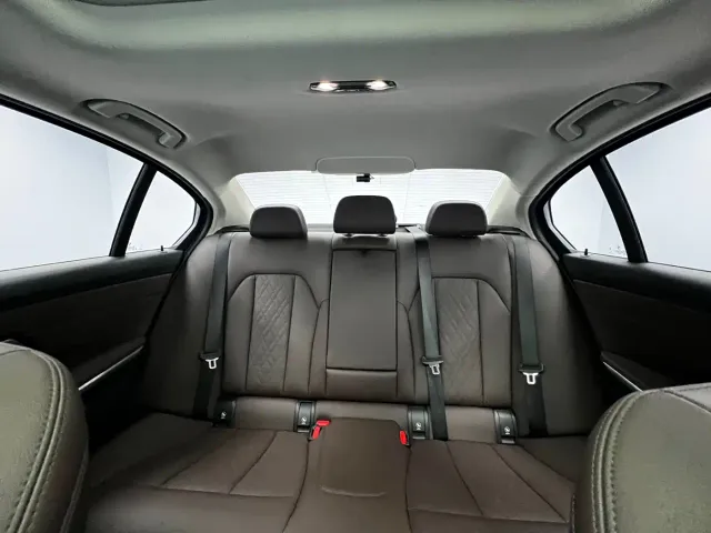 BMW 3 Series — Фото автомобиля 18