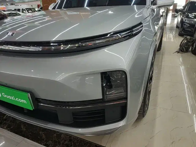 Li Auto L9 — Фото автомобиля 23