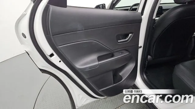 Hyundai Kona — Фото автомобиля 14