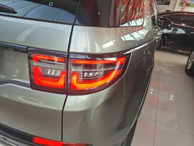 Land Rover Discovery Sport — Фото автомобиля 7
